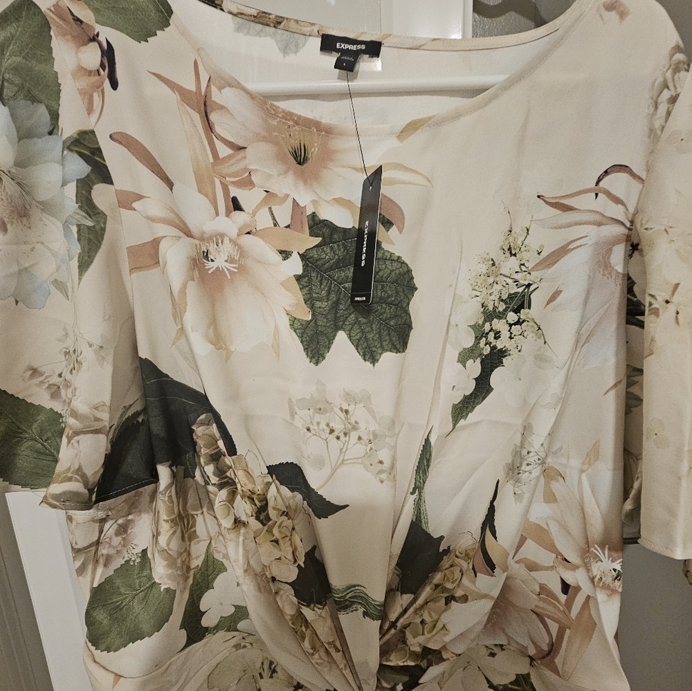 Express Floral Blouse